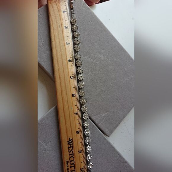 Macy's Cubic Zirconia silver flowers choker - Picture 8 of 10